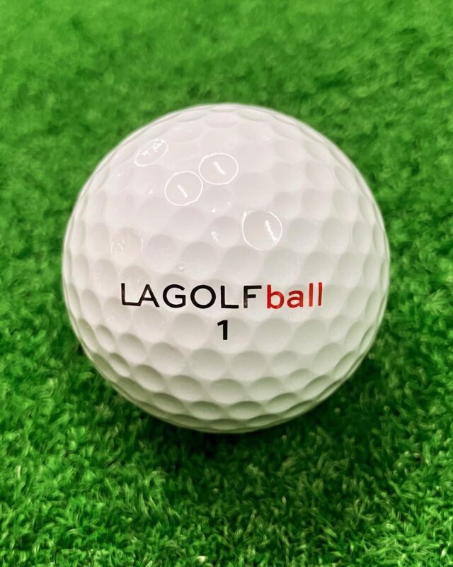話題のLA GOLF ball  試打してみました！  高級ボールはやっぱり飛びました❗️
V1xよりも打ち出し角高く、柔らかいく球を潰して押し込んでいけます。  試打クラブは当然TP−XI です。  #ゴルフ
#golf
#ゴルフギア
#ゴルフクラブ
#ゴルフ男子
#ゴルフ好き
#ゴルフ日和
#カムイ
#lagolf
#ゴルフボール